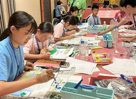 毎小ニュース：話題 日中韓の小学生、童話作り交流 .
